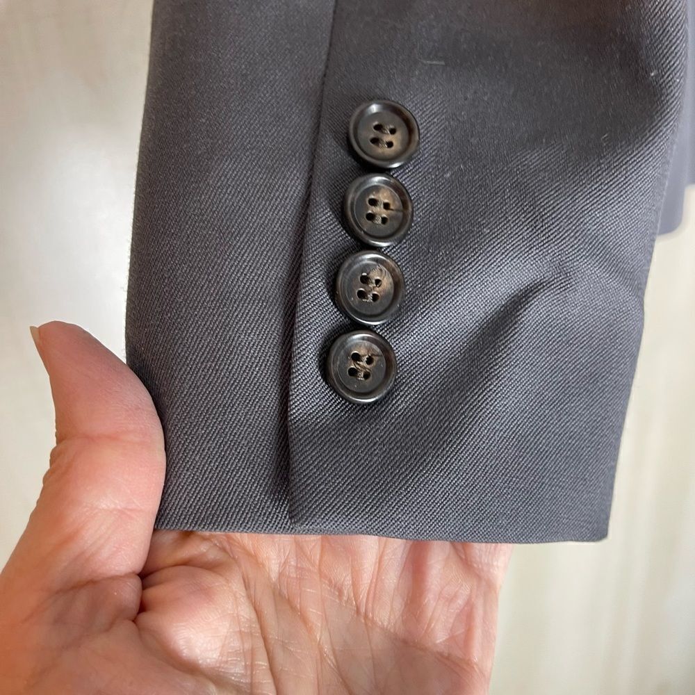 J. Crew gray 3 button wool lined blazer, size 4 petite - Picture 4 of 12